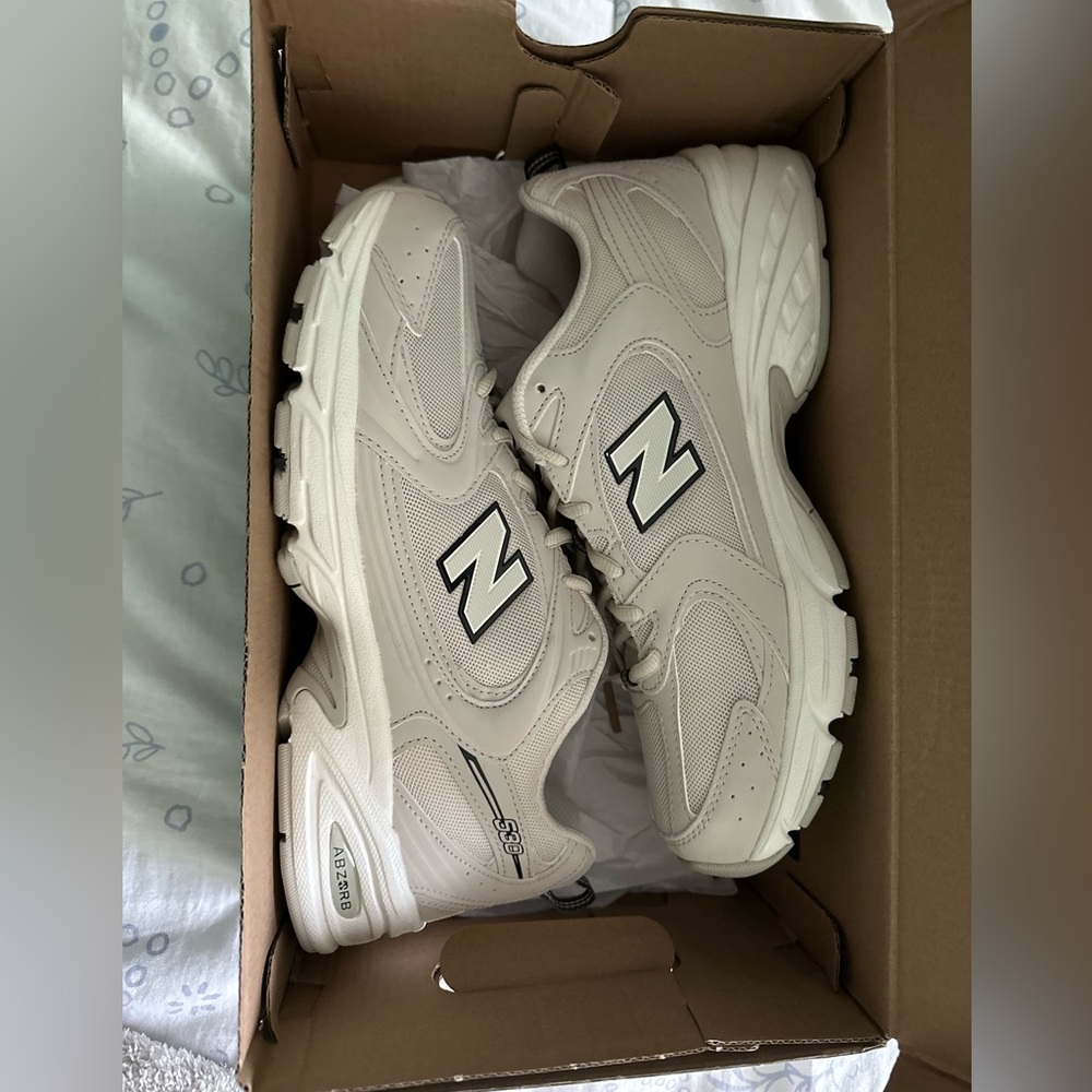 New Balance 530v2 retro khaki womens size 9.5 and mens size 8 NEVER WORN**